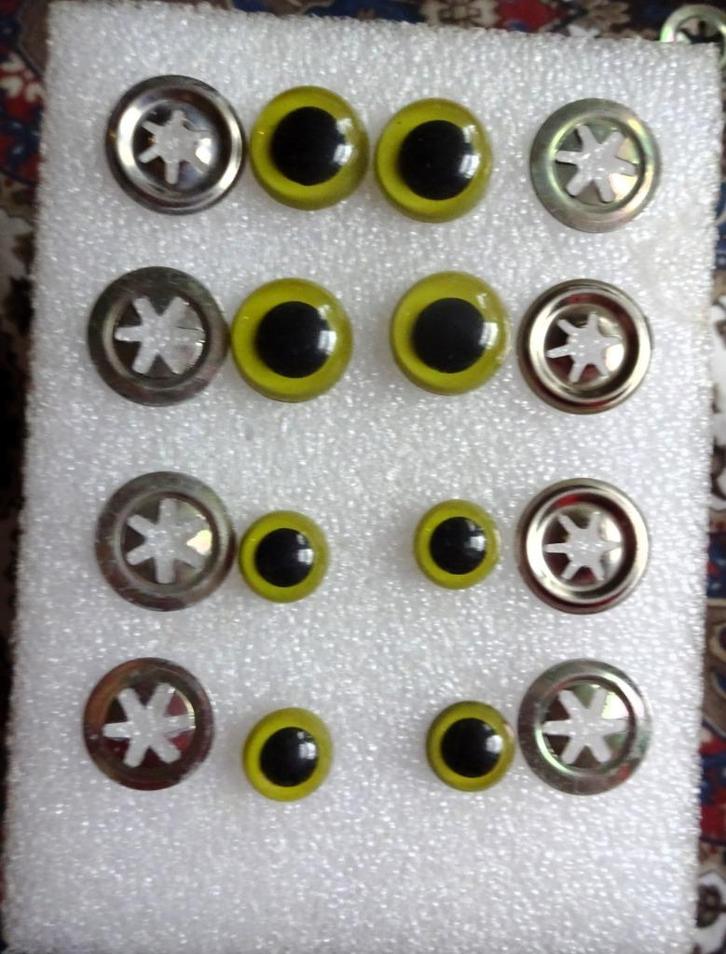 Groene Dieren ogen / beren ogen 4 setjes 2 groot 2 kleiner, Hobby en Vrije tijd, Knutselen, Zo goed als nieuw, Materiaal, Verzenden