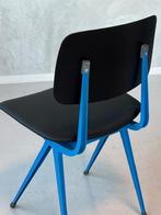Result eetkamerstoel Friso Kramer vintage Ahrend stoel blauw, Huis en Inrichting, Stoelen, Gebruikt, Blauw, Ophalen of Verzenden
