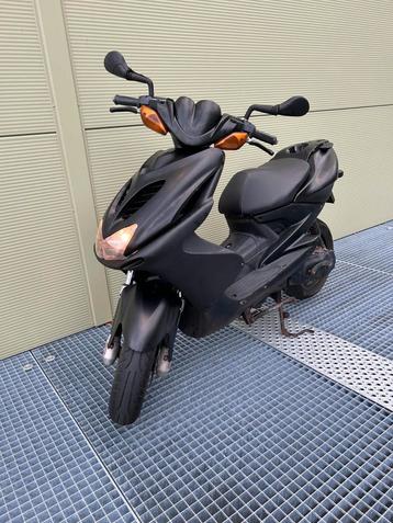 Yamaha Aerox 50 2-takt | nieuwe kappenset beschikbaar voor biedingen