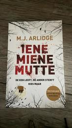 M.J. Arlidge - Iene Miene Mutte, Boeken, Thrillers, Ophalen of Verzenden, M.J. Arlidge