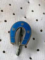 SPELD HOEFIJZER  W W W, Verzamelen, Speldjes, Pins en Buttons, Ophalen of Verzenden, Gebruikt, Dier of Natuur, Speldje of Pin