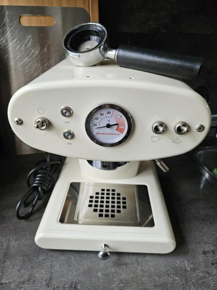 Werkende beige illy francis francis espresso machine, nette, Witgoed en Apparatuur, Koffiezetapparaten, Gebruikt, Espresso apparaat
