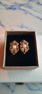 Antieke  oorbellen  met parel., Ophalen of Verzenden, Overige materialen, Oorbellen