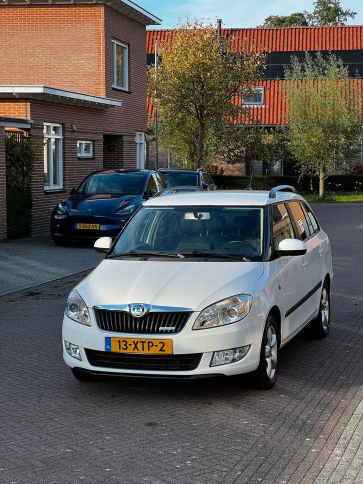 Skoda Fabia 1.2 TDI 55KW Greenline Combi 2012 Wit, Auto's, Skoda, Particulier, Fabia, ABS, Airbags, Airconditioning, Bluetooth