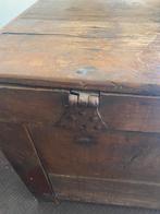 Dekenkist in redelijke ataat. Kan een bonwas gebruiken., Gebruikt, Eikenhout, 125 cm of meer, Ophalen of Verzenden