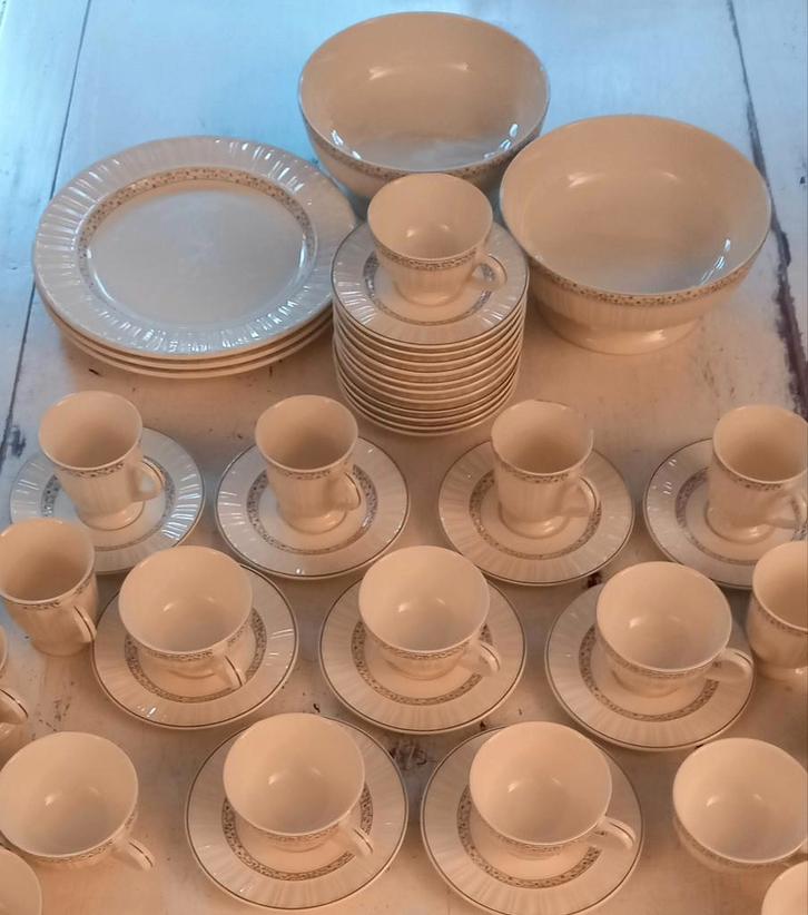 Queen's "Hidden" Garden Servies, Huis en Inrichting, Keuken | Servies, Nieuw, Kop(pen) en/of Schotel(s), Wedgwood, Aardewerk, Ophalen of Verzenden