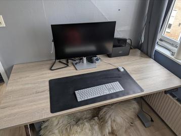 Elektrisch Zit-Sta Bureau - Zo Goed Als Nieuw! beschikbaar voor biedingen