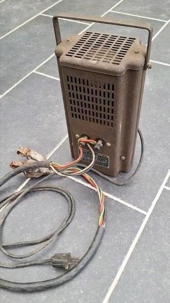 Acculader buis/lamp 12V beschikbaar voor biedingen