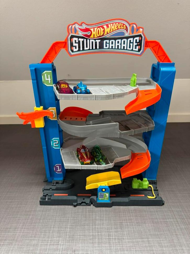 Hot Wheels City - Stunt garage, Kinderen en Baby's, Speelgoed | Racebanen, Zo goed als nieuw, Handmatig, Hot Wheels, Ophalen of Verzenden