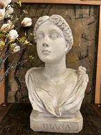 Buste Griekse Godin Diana wilde dieren en de jacht, Tuin en Terras, Tuinbeelden, Ophalen of Verzenden, Zo goed als nieuw