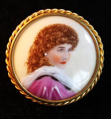 Broche van Limoges ( porselein) beschikbaar voor biedingen