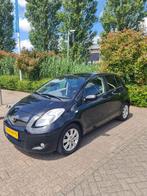 Toyota Yaris 1.3 VVt-i Executive Automaat | Navi | Climate, 750 kg, 4 cilinders, 100 pk, Zwart