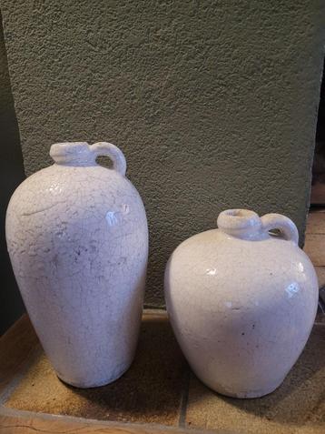 2 nieuwe witte kruiken beschikbaar voor biedingen