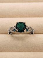 Antiek stijl verzilverde ring met synthetische smaragd, Sieraden, Tassen en Uiterlijk, Ringen, Nieuw, Ophalen of Verzenden