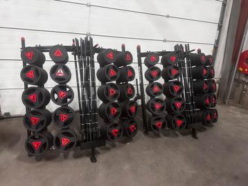 27 Reeboks Body Pump set ,Extra Gewichten en 2 Opbergrekken beschikbaar voor biedingen