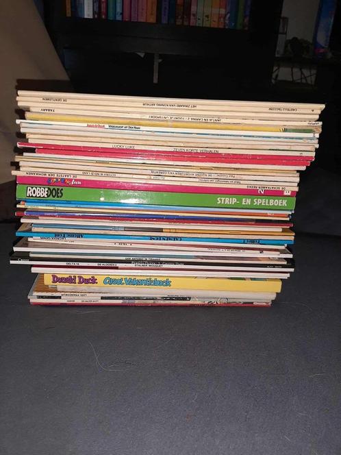 50x verschillende strips vakantie set 25 euro weg is weg, Boeken, Stripboeken, Gelezen, Meerdere stripboeken, Verzenden