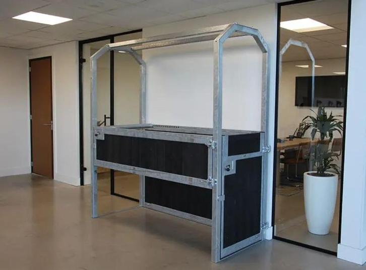 71. Opvoelbox | opvoelbox paard | behandelbox | paardenbox, Dieren en Toebehoren, Paarden en Pony's | Overige Paardenspullen, Nieuw