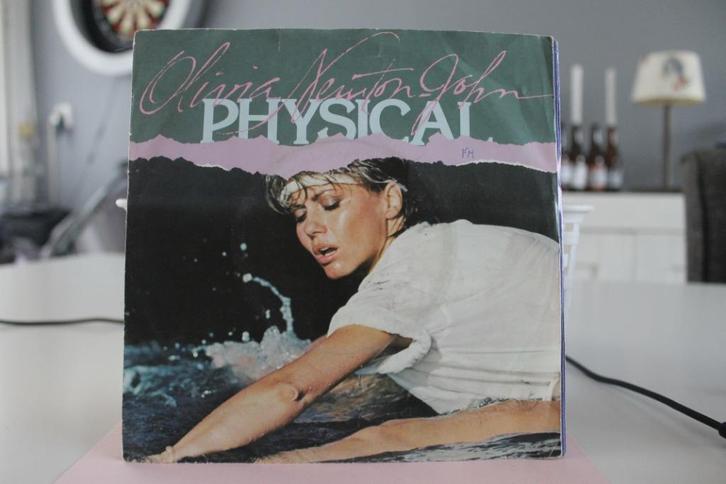 7" Single Olivia Newton John - Physical / The Promise, Cd's en Dvd's, Vinyl Singles, Gebruikt, Single, Pop, 7 inch, Ophalen of Verzenden