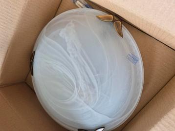 Plafonnière van glas beschikbaar voor biedingen