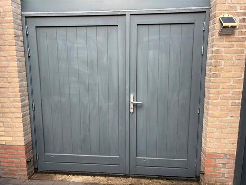 Openslaande hardhouten garagedeuren (1/3 en 2/3), Doe-het-zelf en Verbouw, Kozijnen en Schuifpuien, Zo goed als nieuw, Overige typen