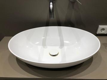 Waskommen Solid Surface beschikbaar voor biedingen