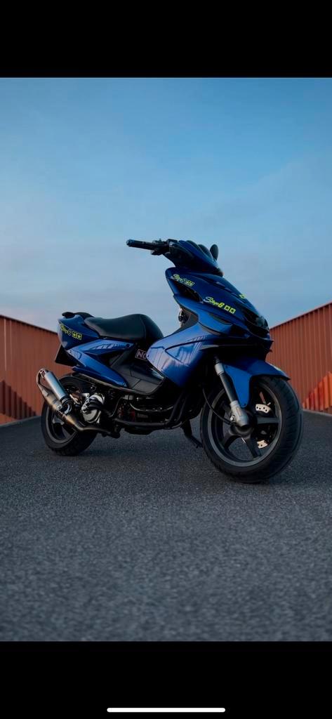 Yamaha aerox 70cc, Fietsen en Brommers, Scooters | Yamaha, Zo goed als nieuw, Aerox, Ophalen
