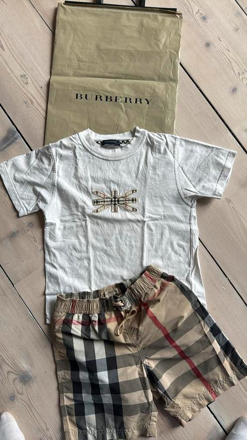 Schitterend BURBERRY shirt Nova Check flag maat 6 (116-128), Kinderen en Baby's, Kinderkleding | Maat 116, Zo goed als nieuw, Jongen of Meisje