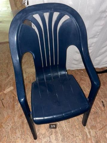 4 GRATIS tuinstoelen - blauw kunststof - grote kuipstoelen beschikbaar voor biedingen