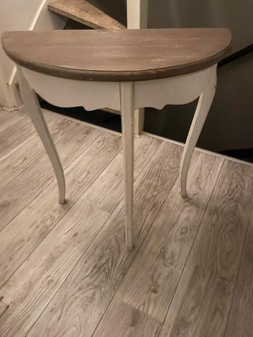 Half Ronde Tafel - Landelijke Stijl beschikbaar voor biedingen