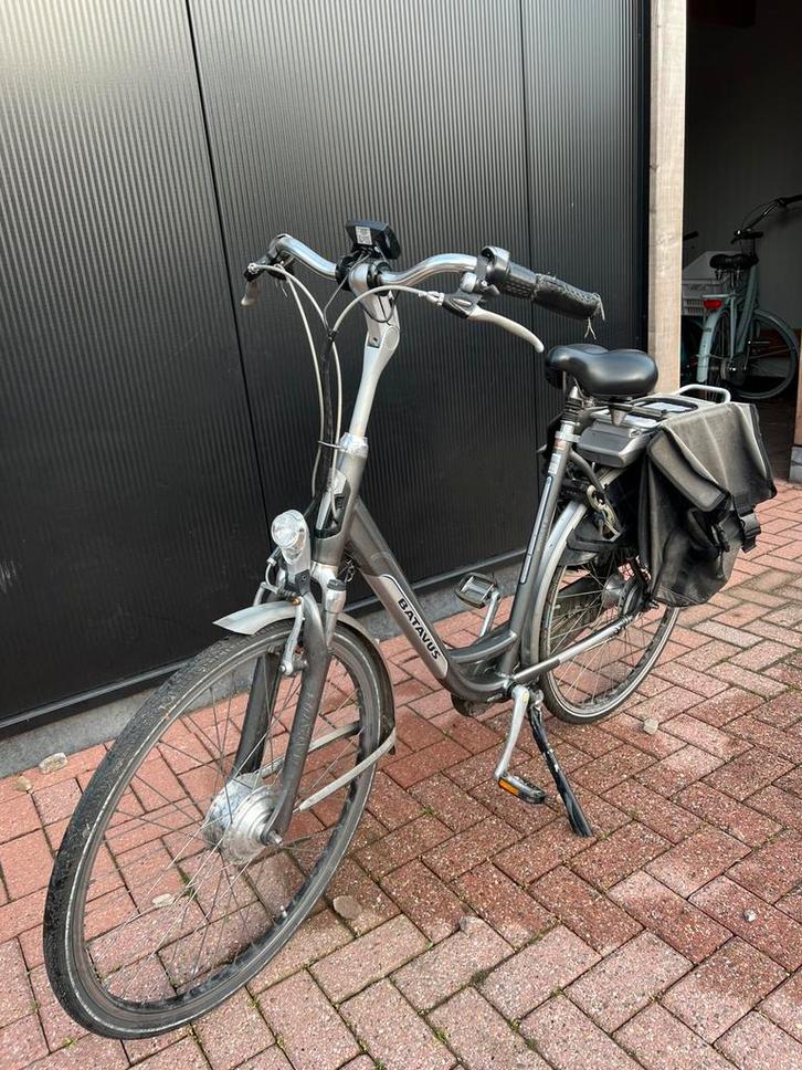 Elektrische fiets Batavus monaco e-go (sterke aandrijving), Fietsen en Brommers, Elektrische fietsen, Gebruikt, Batavus, 30 tot 50 km per accu
