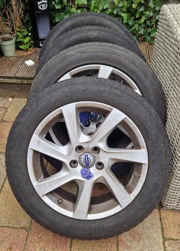 Originele Volvo velgen met banden - 225/50 R17 beschikbaar voor biedingen
