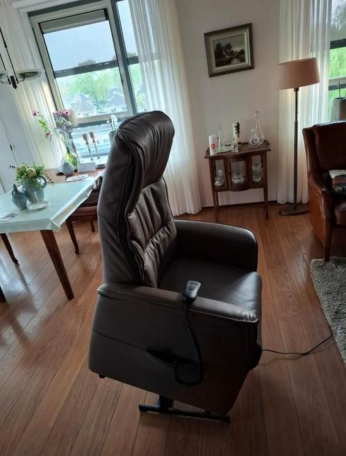 Nieuwe sta op stoel, Huis en Inrichting, Fauteuils, Zo goed als nieuw, Leer, Ophalen