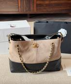 Cc Hobo Suede Tas - Large, Sieraden, Tassen en Uiterlijk, Tassen | Damestassen, Ophalen of Verzenden, Nieuw, Beige, Handtas