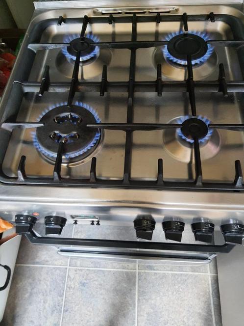 Indesit Gasfornuis+elektrisch heteluchtoven werkt 100%, Witgoed en Apparatuur, Fornuizen, Zo goed als nieuw, Vrijstaand, Elektrisch