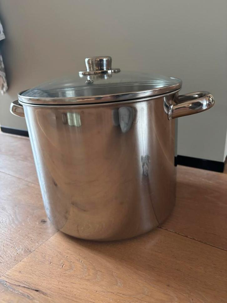 RVS Soeppan met Glazen Deksel, Huis en Inrichting, Keuken | Potten en Pannen, Zo goed als nieuw, Kookpan of Snelkookpan, Rvs, Inductieplaat
