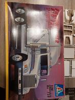 Italeri Freightliner F.L.D. 120 modelbouwdoos, Hobby en Vrije tijd, Modelbouw | Auto's en Voertuigen, Italeri, 1:32 tot 1:50, Ophalen of Verzenden