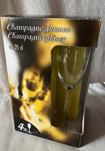 Champage glazen beschikbaar voor biedingen