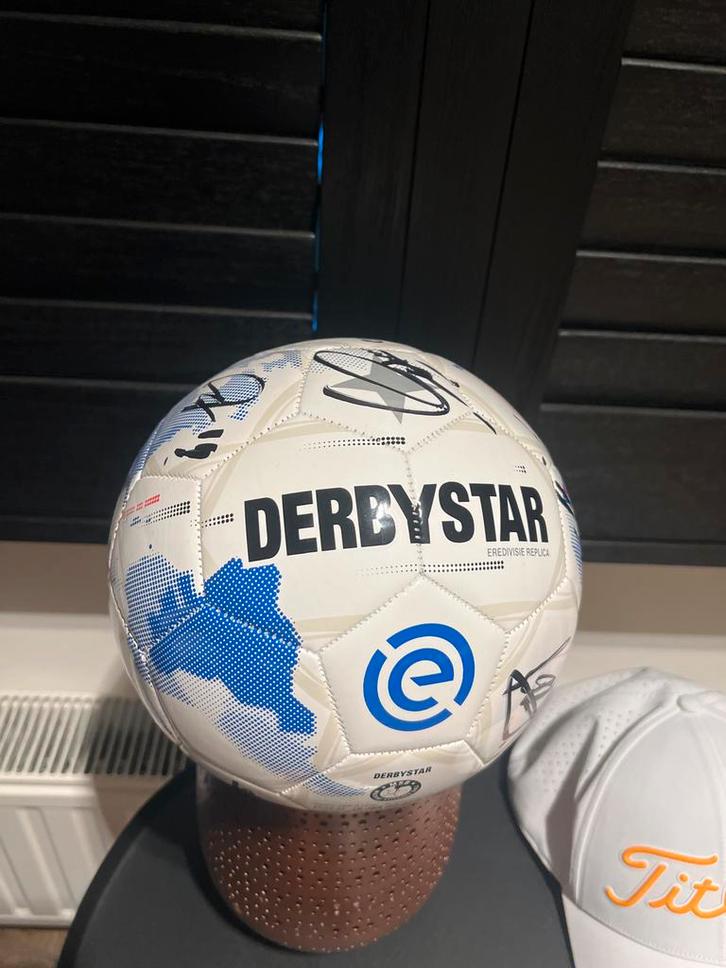 NAC Wedstrijdbal met Handtekeningen dit Seizoen, Sport en Fitness, Voetbal, Zo goed als nieuw, Bal, Ophalen