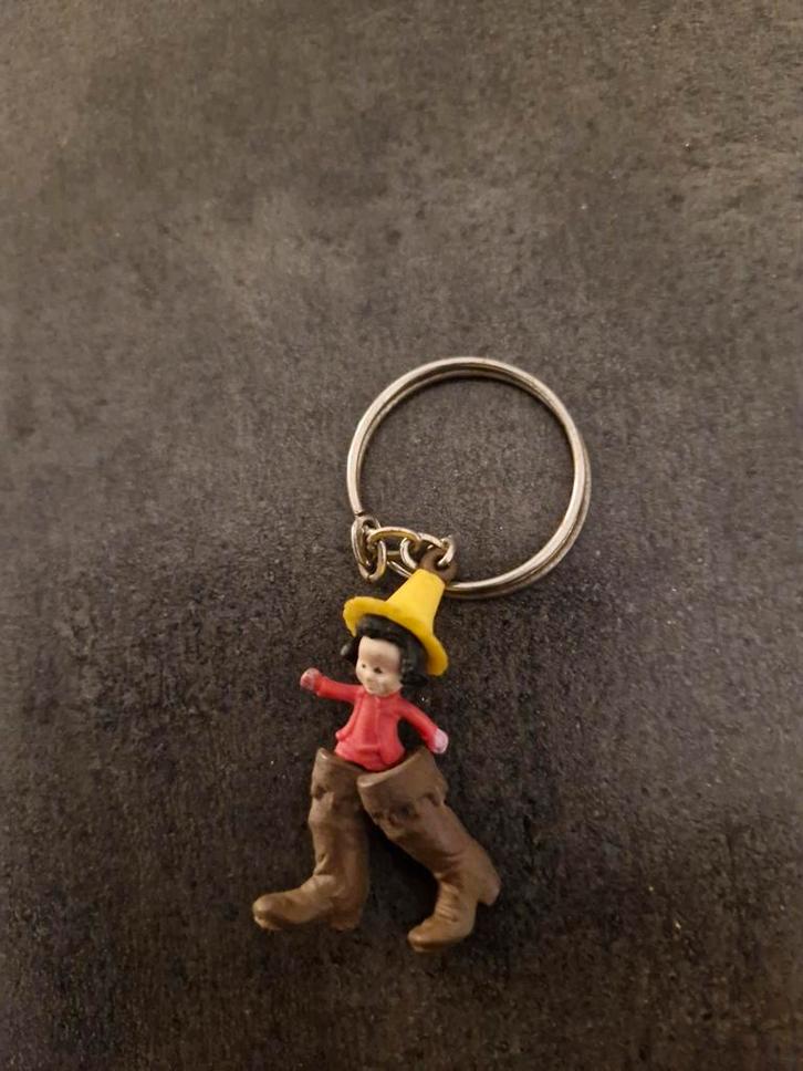 Vintage Sleutelhanger Sprookjes Figuurtjes 16 Verschillende, Verzamelen, Speldjes, Pins en Buttons, Gebruikt, Speldje of Pin, Figuurtje