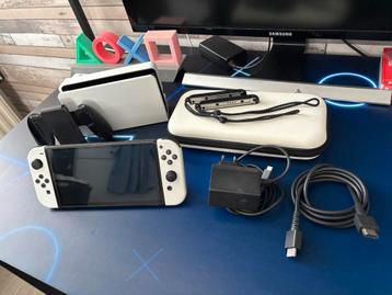 Nintendo Switch OLED white + Accessoires beschikbaar voor biedingen