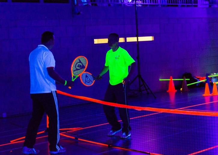 Blacklight UV Tennis Glow in the Dark sporten in blacklight, Sport en Fitness, Tennis, Nieuw, Overige typen, Overige merken, Ophalen