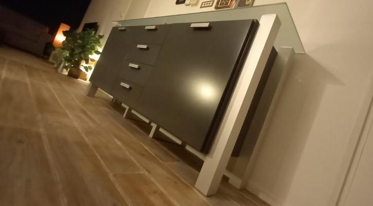 Dressoir met glasplaat – 2 kastjes en 4 lades, Huis en Inrichting, Kasten | Dressoirs, Gebruikt, 200 cm of meer, 25 tot 50 cm