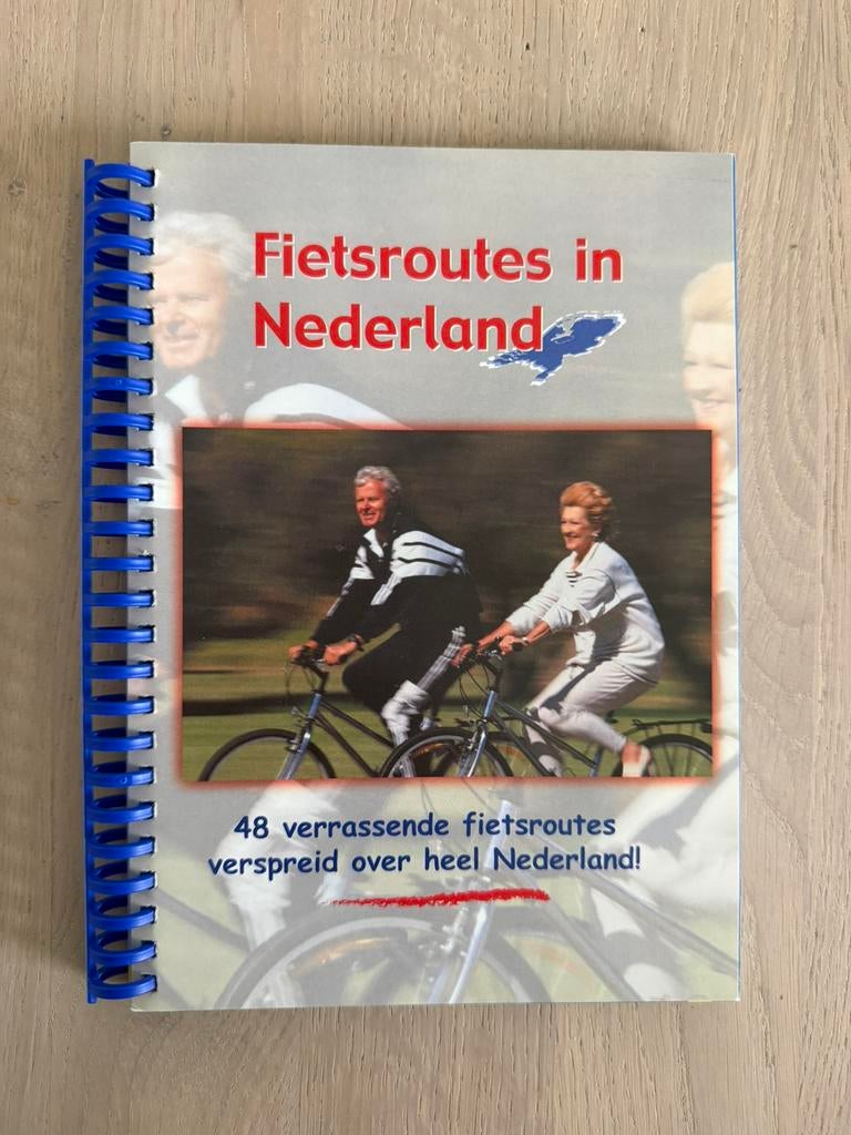 Boek met 48 fietsroutes in Nederland - ringband, Boeken, Fiets- of Wandelgids, Ophalen of Verzenden, Zo goed als nieuw, ANWB
