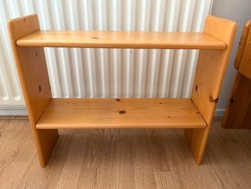 Nachtkastje hout beschikbaar voor biedingen