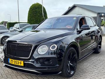Bentley Bentayga 6.0 W12 Mulliner 2018 Zwart Carbon Akraprov beschikbaar voor biedingen