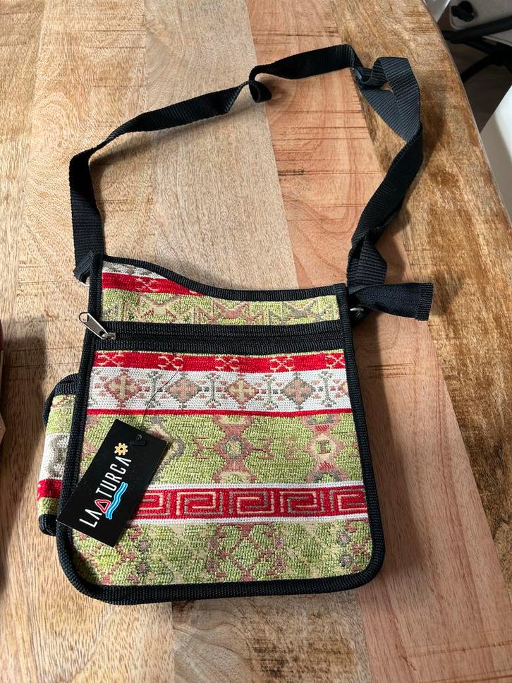 Nieuwe La Turca Schoudertas, Sieraden, Tassen en Uiterlijk, Tassen | Damestassen, Nieuw, Schoudertasje, Groen, Ophalen