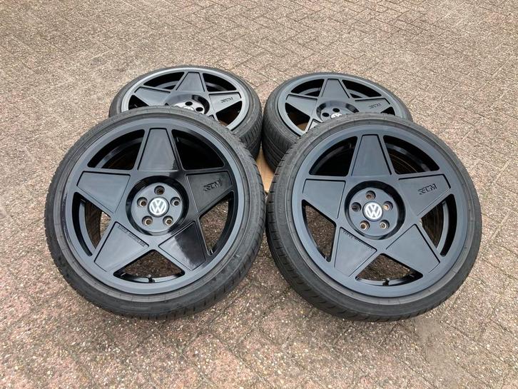18 inch 3SDM 0.05 velgen + banden 5x100 VW Golf 4 Audi A3 8L, Auto-onderdelen, Banden en Velgen, Banden en Velgen, Winterbanden
