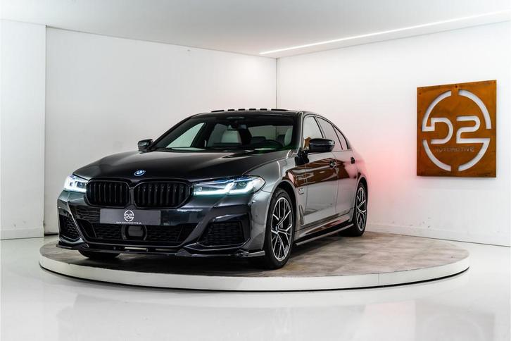 BMW 5 Serie 530e High Executive M-Sport 300PK | Laser | Pano, Auto's, BMW, Bedrijf, Te koop, 5-Serie, ABS, Achteruitrijcamera