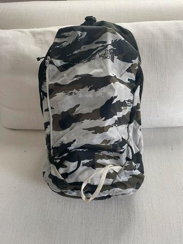 North Face Snomad 23 camo beschikbaar voor biedingen