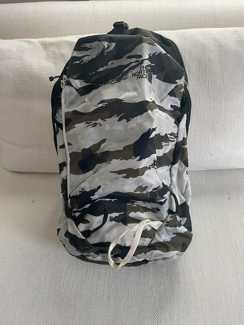 North Face Snomad 23 camo, Sieraden, Tassen en Uiterlijk, Tassen | Rugtassen, Zo goed als nieuw, Ophalen of Verzenden